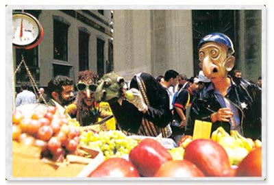 Big Nazo haggle with NYC fruit vendor
